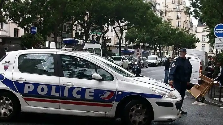 Γαλλία: Στις φλόγες αστυνομικό τμήμα στο Μπορντό