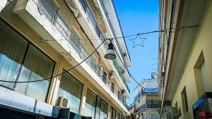 Ιωάννινα: Μετακόμιση κατέληξε σε κομμένο καλώδιο του ΔΕΔΔΗΕ στη Ζυγομάλλη