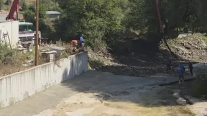 Θωρακίζεται η κοίτη του ποταμού στην είσοδο της Μηλιάς Μετσόβου