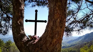 Τον σταυρό είχε λάβαρο στις περιοδείες του ο πατρο Κοσμάς