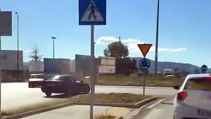 Ιωάννινα: Όχημα στο αντίθετο ρεύμα στον κόμβο του Πανηπειρωτικού – Στο παρά πέντε αποφεύχθηκε ατύχημα (βίντεο)
