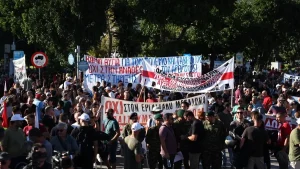 ΔΕΘ: Ξεκίνησαν οι κινητοποιήσεις στη Θεσσαλονίκη – Αγρότες, συνδικάτα και 3.500 αστυνομικοί (video)