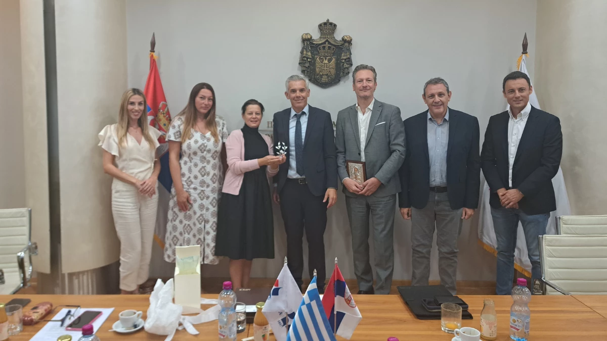 Δίαυλος συνεργασίας Πρέβεζας–Σερβίας με επίκεντρο τουρισμό και αγροδιατροφή