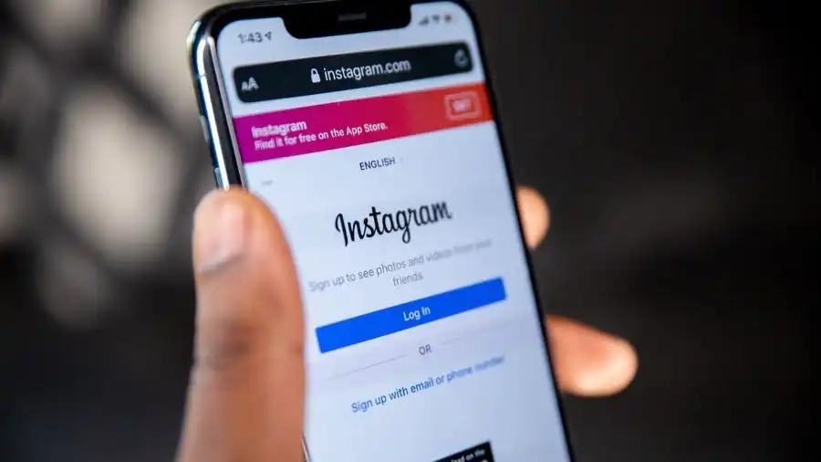 Αλβανία: Μαζικά «λουκέτα» σε λογαριασμούς Instagram ακτιβιστών και δημοσιογράφων