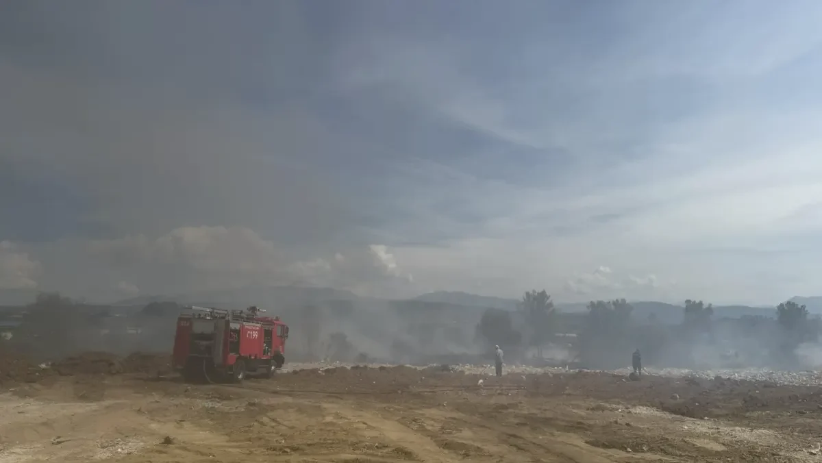 Ιωάννινα: Έπεσε κολόνα και ξέσπασε φωτιά πίσω από το 5ο χλμ. της Εθνικής Οδού (βίντεο)