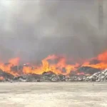 Αθήνα: Μεγάλη φωτιά στου Ρέντη – Καίγονται λάστιχα και παλέτες, μήνυμα του 112 (video)