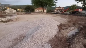 Ξεκίνησε η ανακατασκευή της κεντρικής πλατείας στη Γορίτσα Κουτσελιού