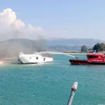 Λευκάδα: Στην ακτή οι τρεις επιβαίνοντες μετά από φωτιά σε θαλαμηγό