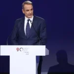 ΔΕΘ: Όλα τα μέτρα Μητσοτάκη – Φοροελαφρύνσεις, 400 ευρώ στους συνταξιούχους, 500 ευρώ στο Δημόσιο και κατώτατος μισθός 1.000 ευρώ το 2028