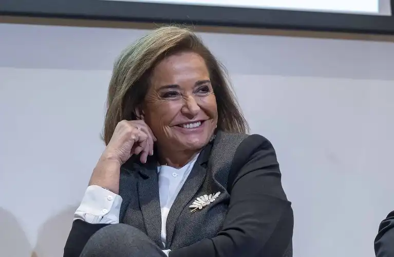 Η Μπακογιάννη βλέπει αλαζονεία σε υπουργούς του Μητσοτάκη και τους καλεί «να ξεκαβαλικέψουν»