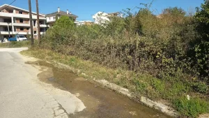 Ιωάννινα: Καταγγελία για διαρροή νερού επί μήνες μετά από έργα οπτικών ινών στην Κιάφα