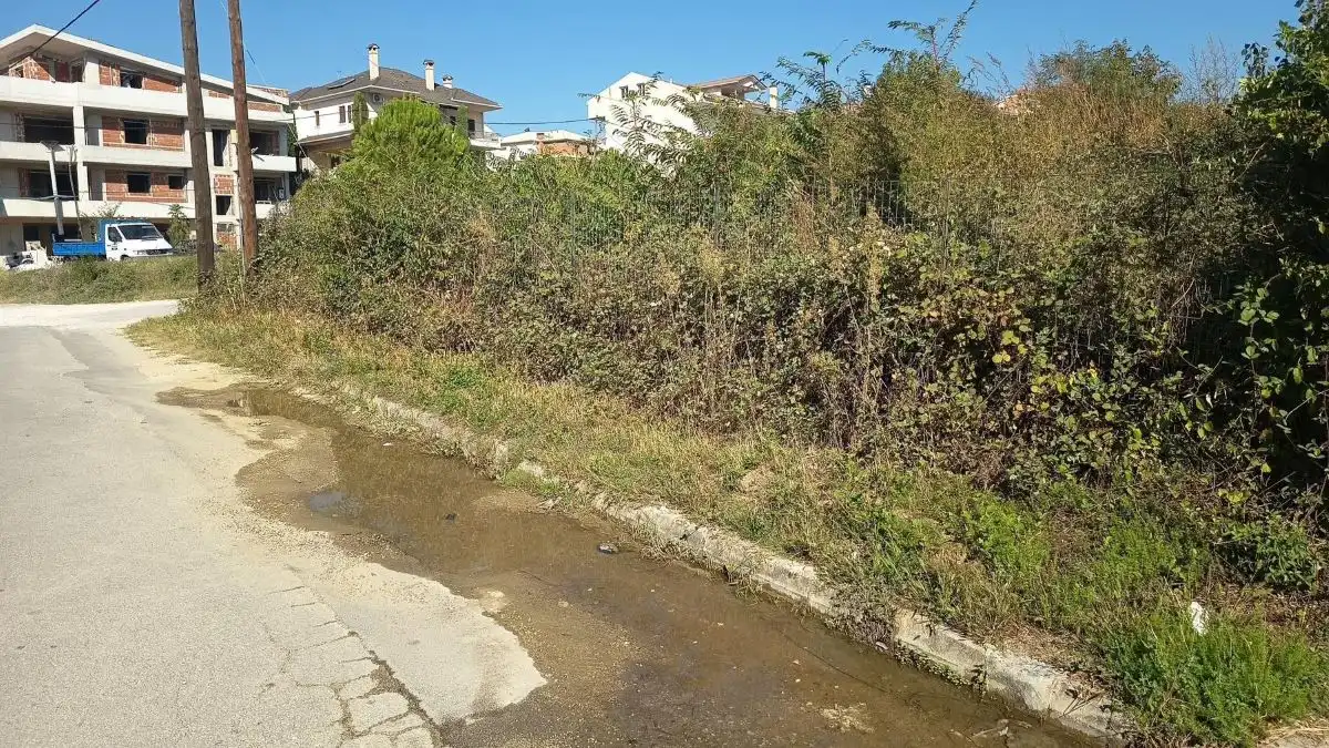 Ιωάννινα: Καταγγελία για διαρροή νερού επί μήνες μετά από έργα οπτικών ινών στην Κιάφα