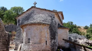 Αναστηλώνεται η παλαιά μονή Παμμεγίστων Ταξιαρχών Δερβιτσάνης (ΦΩΤΟ)