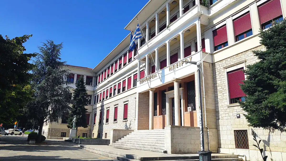Επιτροπή Περιβάλλοντος Περιφέρειας Ηπείρου: Αιολικά 105 MW, φωτοβολταϊκό και γεώτρηση στο Ιόνιο στην ημερήσια διάταξη