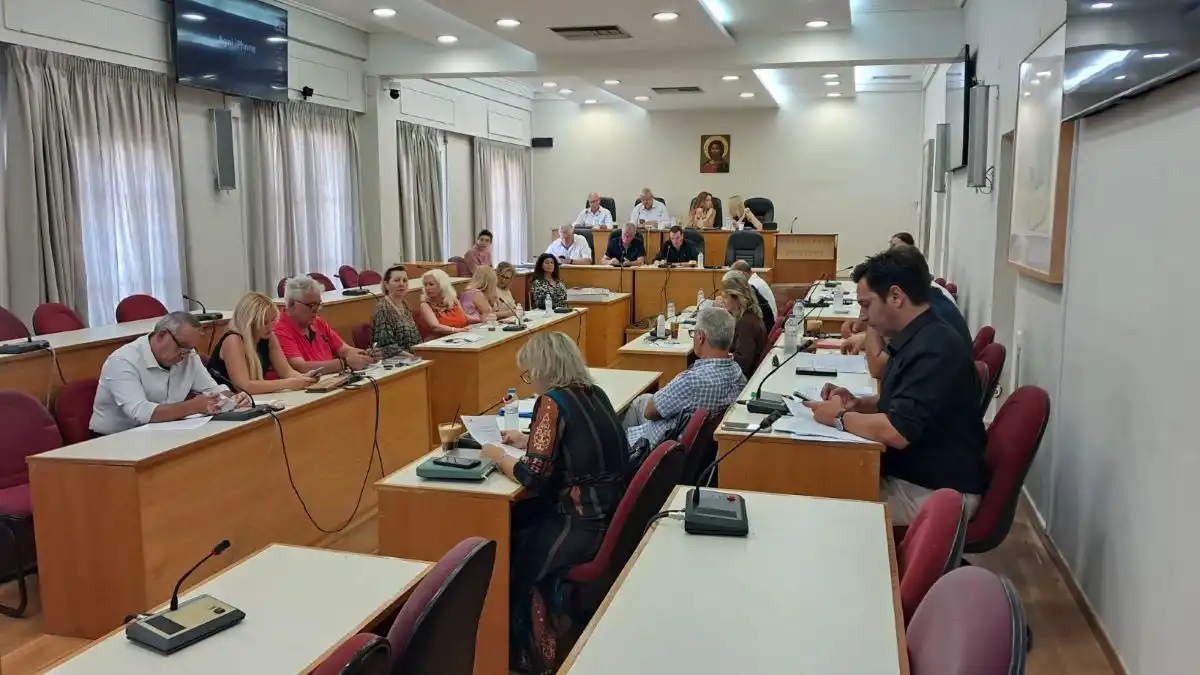 Εκτροχιάστηκε η ένταση στο Περιφερειακό Συμβούλιο Ηπείρου – Αποβλήθηκε ο Λάμπρος Γεωργόπουλος
