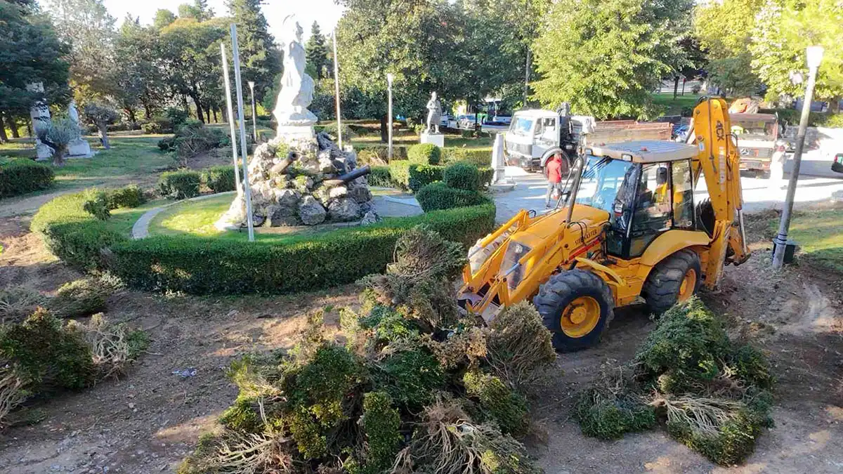 Ξεκινούν παρεμβάσεις πρασίνου γύρω από το Δημαρχείο Ιωαννίνων – Β. Γιαννούλας: Το πράσινο πιο κοντά στους πολίτες