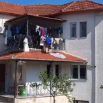 Ροδοτόπι Ιωαννίνων: Το ΚΚΕ καταγγέλλει άθλιες συνθήκες εργασίας και διαβίωσης μεταναστών εργατών