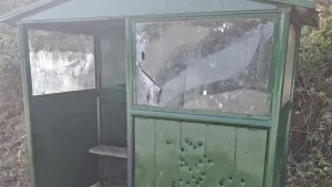 Καθάρισαν εγκαταλελειμμένες στάσεις του ΚΤΕΛ στην παλαιά Εθνική Οδό Ηγουμενίτσας-Ιωαννίνων