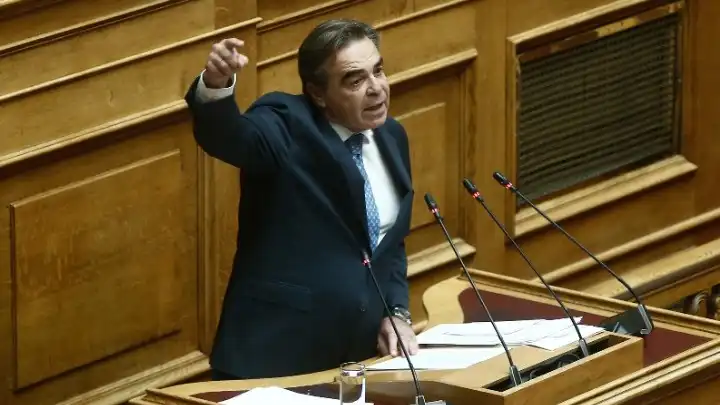 ΟΠΕΚΕΠΕ: Ψηφίστηκε το επίμαχο άρθρο 74 – Σχοινάς: «Κανένας δεν αμνηστεύεται»