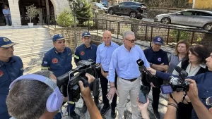 Κόνιτσα: Ο Ευ. Τουρνάς στο μέτωπο της πυρκαγιάς – «Στόχος να σβήσει και η τελευταία εστία»
