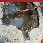 Ιωάννινα: «25 μέρες έτρεχε το νερό και σήμερα έσπασε η παροχή» – Καταγγελία στους Αμπελόκηπους (βίντεο)