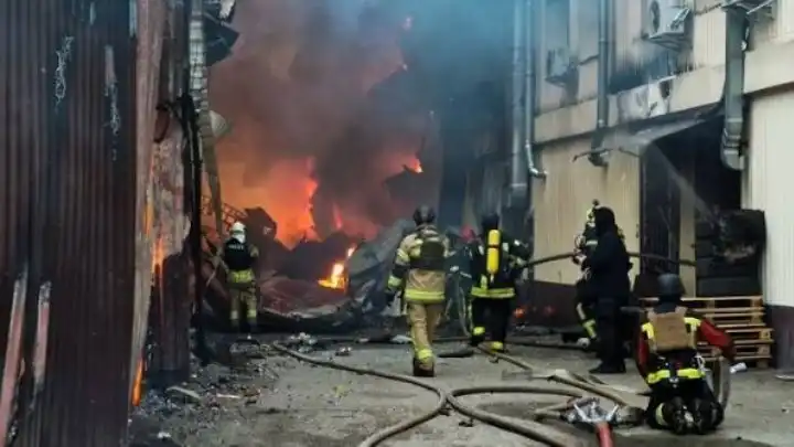 Τουλάχιστον 12 νεκροί σε ρωσικά πλήγματα στο Κίεβο και την περιφέρειά του