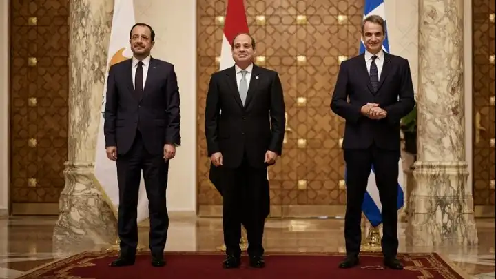 Στο Ελ Αλαμέιν ο Κυρ. Μητσοτάκης για την τριμερή Ελλάδας- Κύπρου- Αιγύπτου