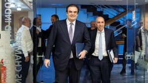 Πιερρακάκης στο ΕΒΕΑ: «Εξαντλούμε τις δυνατότητες στήριξης των επιχειρήσεων»
