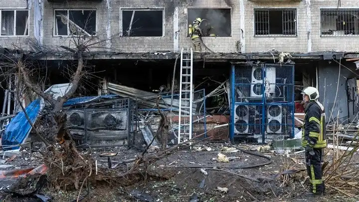 Ουκρανία: Παιδί νεκρό και πέντε τραυματίες από νέα ρωσική επίθεση στο Κίεβο
