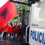 Αλβανία: Κλιμακώνεται η πολιτική κρίση – Ο Ράμα καλεί σε διάλογο, νέες διαδηλώσεις στα Τίρανα (βίντεο)