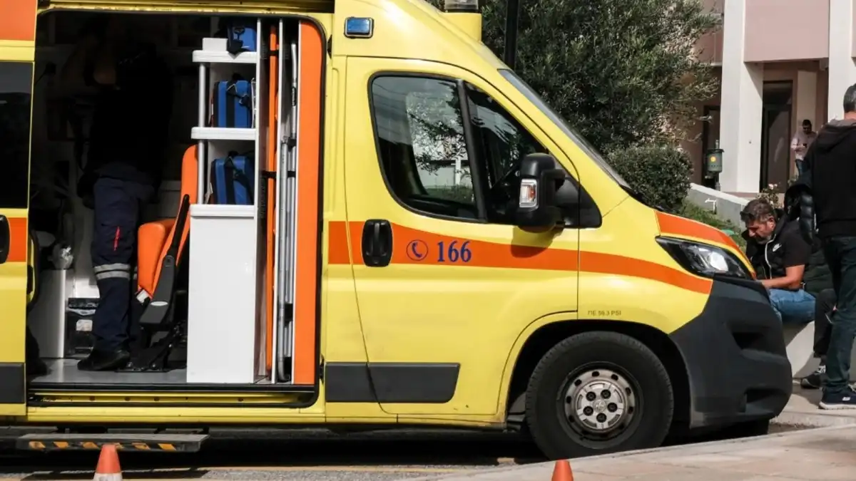 Παραμυθιά: Δωρεά ασθενοφόρου από τον Στυλιανό Κώτση στο Κέντρο Υγείας