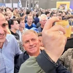 Η θερμή υποδοχή στον Γρηγόρη Δημητριάδη στην εκδήλωση για τα 52 χρόνια της ΝΔ