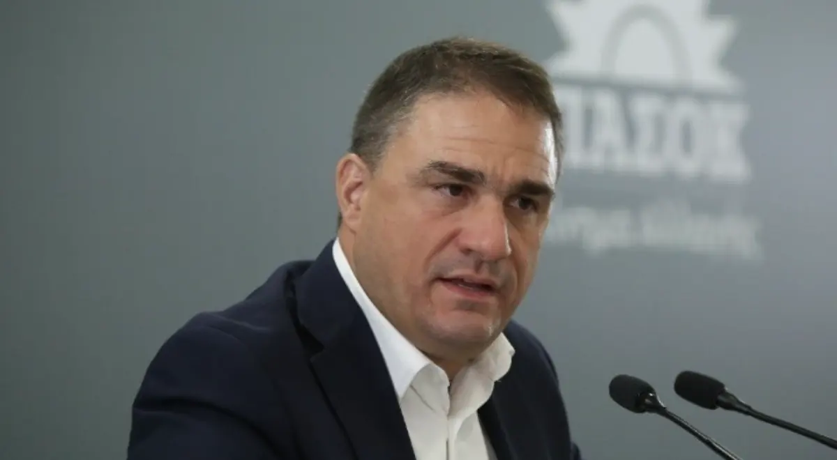 ΠΑΣΟΚ: «Ημίμετρα» οι 120 δόσεις – Καταθέτει πρόταση νόμου για το ιδιωτικό χρέος