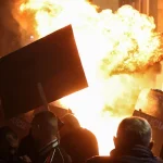 Ευρώπη: Χιλιάδες στους δρόμους, βίαιες συγκρούσεις και εκατοντάδες τραυματίες (βίντεο)