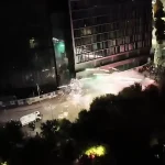 Αλβανία: Εικόνες χάους από drone στα Τίρανα – Ράμα: «Οι γονείς θα πληρώσουν για τους βανδαλισμούς των ανηλίκων»