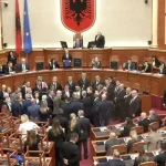 Αλβανία: Άγρια επεισόδια μέσα στο Κοινοβούλιο – Συγκρούσεις κυβέρνησης και αντιπολίτευσης (βίντεο)