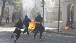 Αλβανία: Ο Ράμα καλεί ξανά σε διάλογο μετά τα βίαια επεισόδια στα Τίρανα