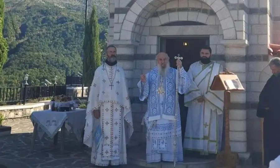 Ο Μητροπολίτης Αργυροκάστρου στο παρεκκλήσι της Αγίας Ευφροσύνης στους Σχωριάδες (φωτογραφίες)  