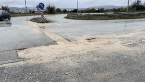 Ιωάννινα: Λακκούβες «κρατήρες» στην οδό Ασημακοπούλου – Καταγγελίες κατοίκων για ζημιές σε οχήματα (βίντεο)