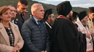 Ο Υφυπουργός Άμυνας Θανάσης Δαβάκης στην τελετή αναπαράστασης της Μάχης του Καλπακίου (βίντεο)