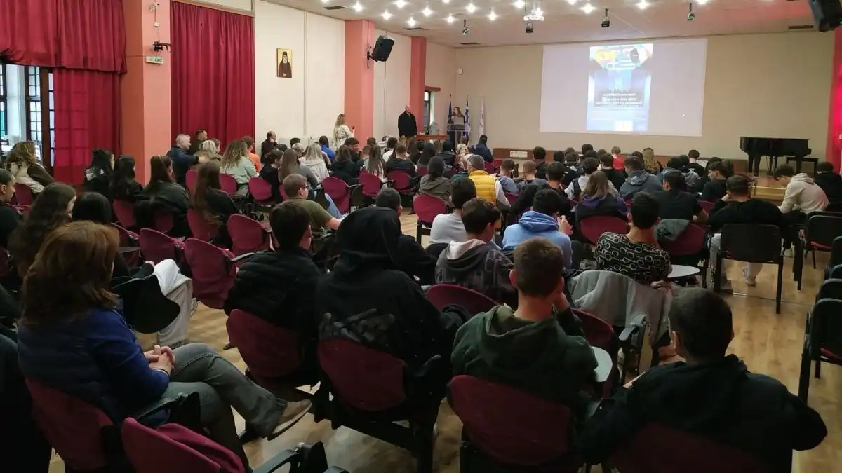 1ο ΕΠΑΛ Κόνιτσας: Ευρωπαϊκές εμπειρίες, καινοτομία και τεχνητή νοημοσύνη μέσα από το Erasmus+