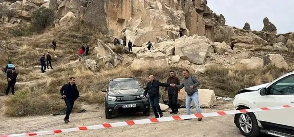 Καππαδοκία: Κατέρρευσε «Καμινάδα των Νεράιδων» – Δύο νεκροί και ένας τραυματίας