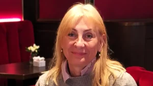 Χαρά Γεωργάκη: «Πίσω από τη βιτρίνα των μεταρρυθμίσεων, η δημόσια εκπαίδευση ασφυκτιά»
