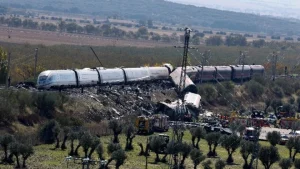 Ισπανία: Στους 68 οι νεκροί από τη σιδηροδρομική τραγωδία – Γιατί ξεκίνησε ξανά το τρένο παρά τον κόκκινο σηματοδότη