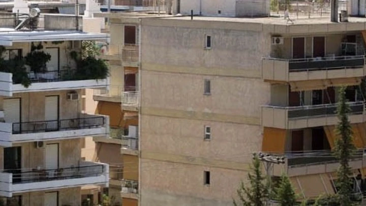 Καλλιθέα: Εκκενώθηκαν δύο πολυκατοικίες μετά τον εντοπισμό φιαλιδίων με πιθανό πικρικό οξύ