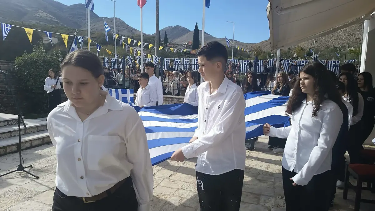 28η Οκτωβρίου: Η 88χρονη που ταξιδεύει κάθε χρόνο από την Κρήτη για τον πατέρα της που έπεσε το 1941
