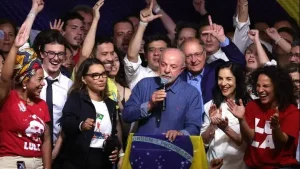 Βραζιλία: Ο Λούλα κέρδισε τις εκλογές, ο Μπολσονάρου δεν αναγνωρίζει το αποτέλεσμα