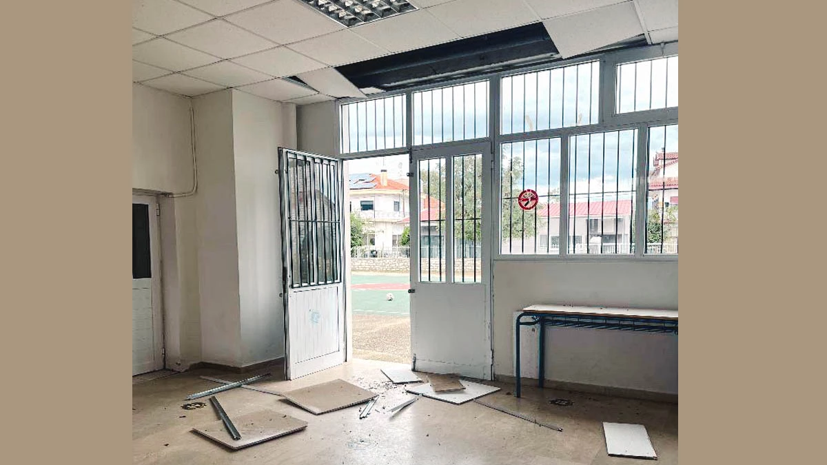 Ιωάννινα: Κομμάτι ψευδοροφής έπεσε πάνω σε μαθητή στο Λύκειο Πεδινής