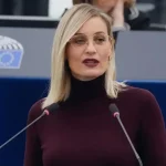 Τι απαντά η Ελεονώρα Μελέτη για τη δήλωση περί εργοδοτών που «εκβιάζονται από αντιεπαγγελματίες εργαζόμενους» (βίντεο)