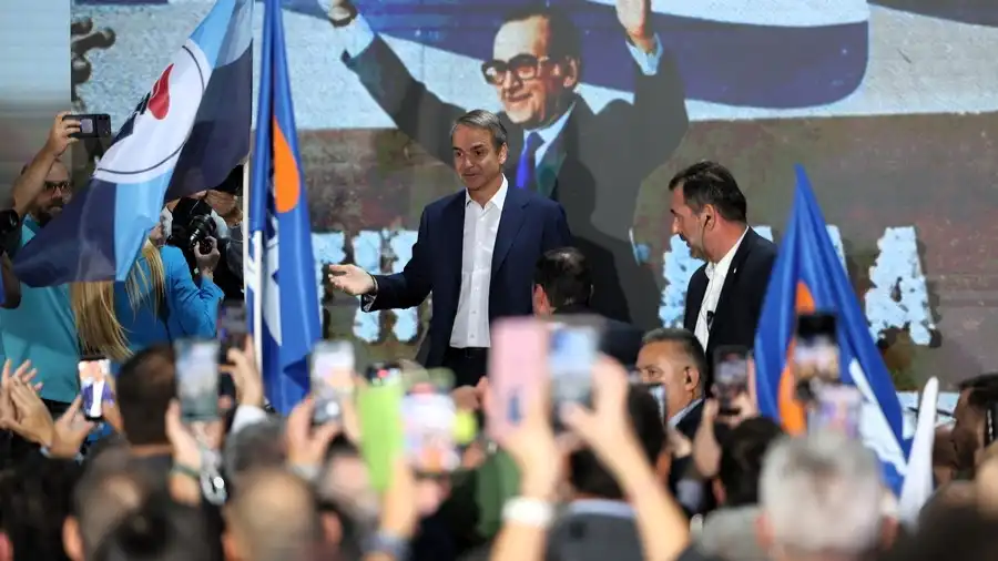 Γενέθλια ΝΔ: Μήνυμα νίκης για το 2027 από Μητσοτάκη, σιωπή για Σαμαρά